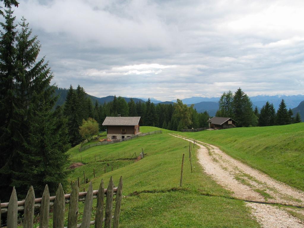 Berghuette Plafoetschalm Apartment Тирес Екстериор снимка