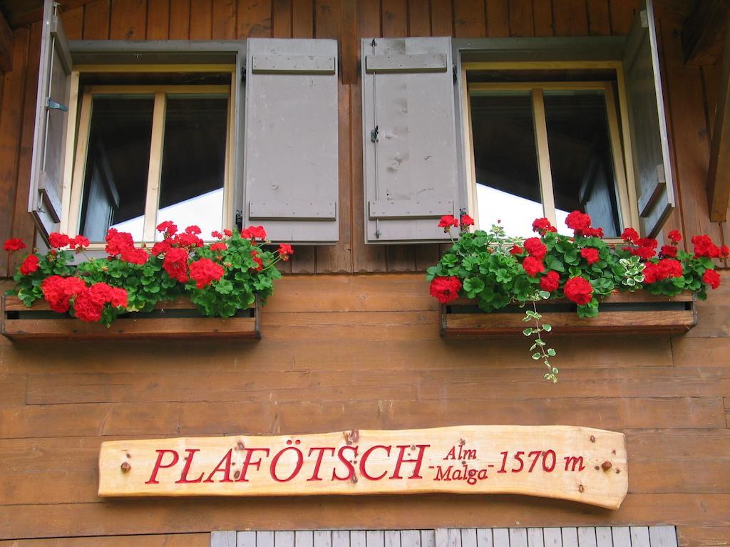 Berghuette Plafoetschalm Apartment Тирес Екстериор снимка